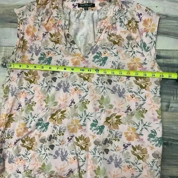 Velvet Heart Frayed Tank Top Women’s Floral Shirt Size Medium - Picture 6 of 7